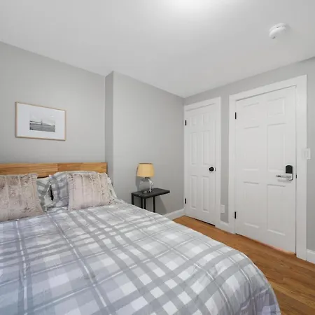 Easy Commute South Boston 4Br 1Bh Apt